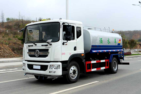 怎樣排除灑水車柴油機(jī)過早、過遲的噴油現(xiàn)象？